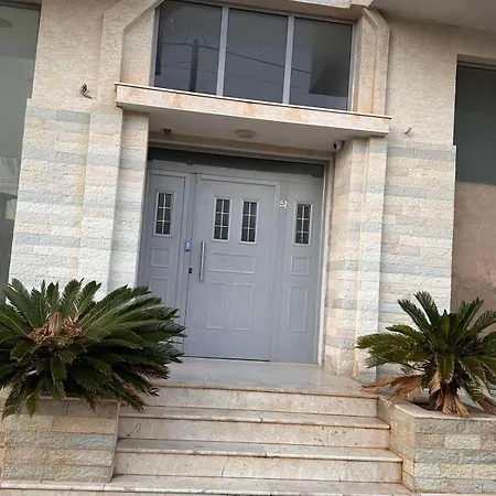 Izabela's Sarandë